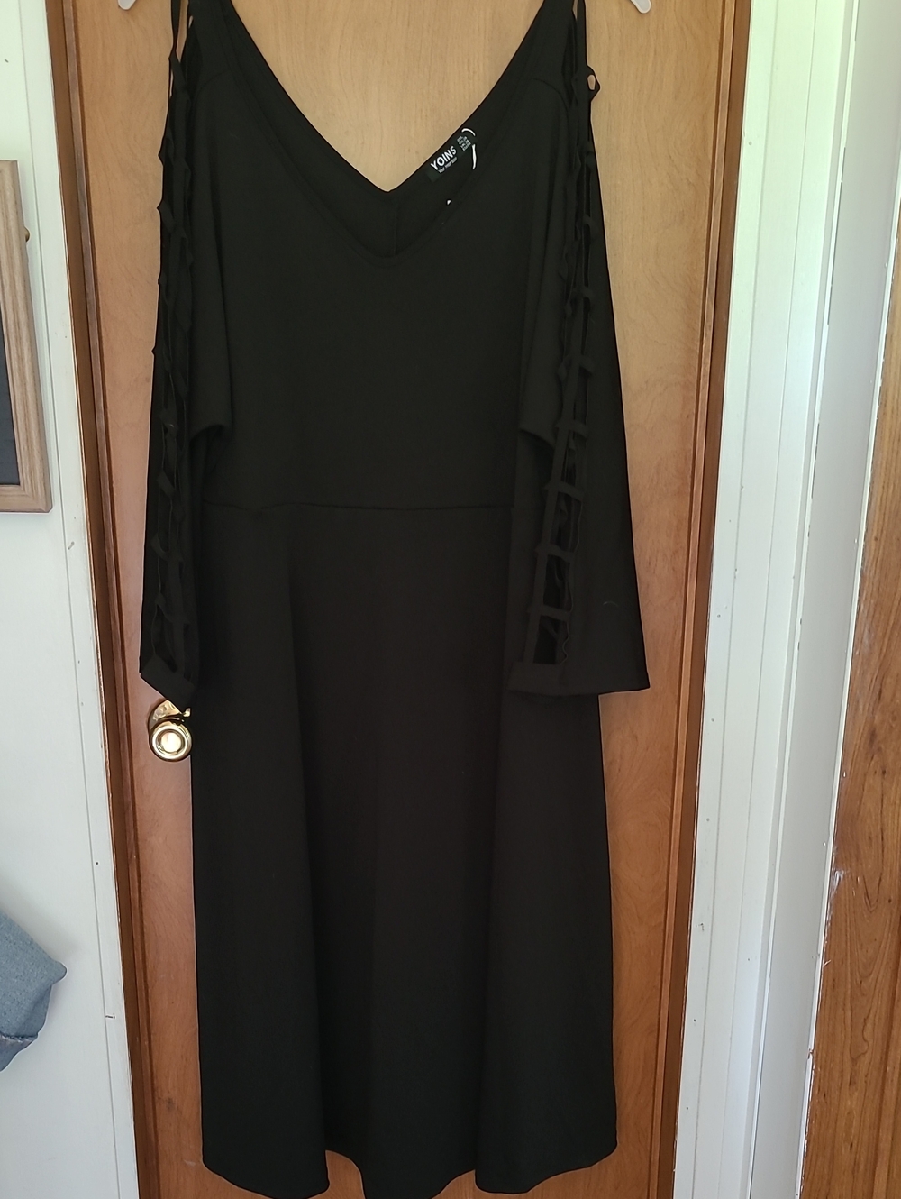 YOINS  Black Cold-Shoulder Midi Dress with Lattice Sleeve Detail